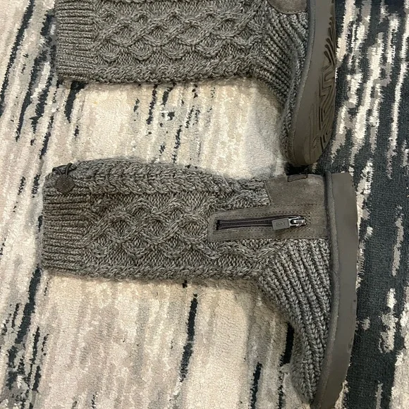 UGG Charcoal Knit Boots - Picture 4 of 10
